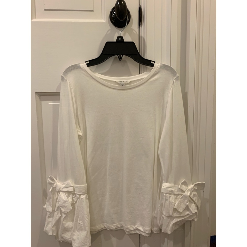 Habitual white ruffled sleeved top